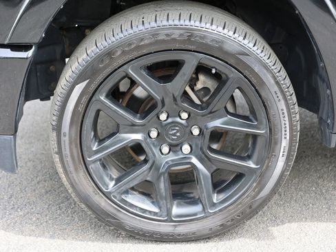 Used 2021 RAM 1500 Laramie AWD/4WD image 12