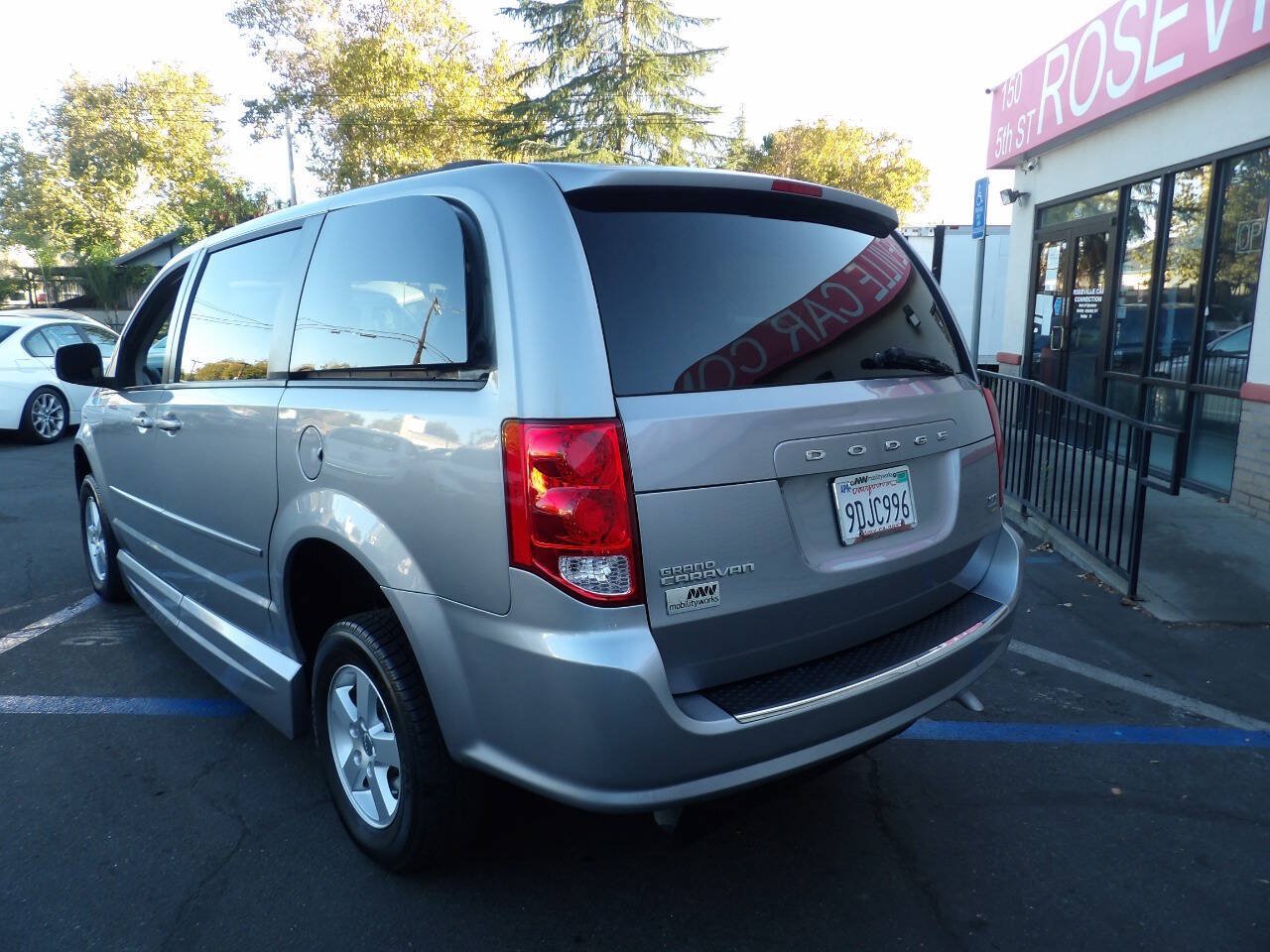 Used 2013 Dodge Grand Caravan SXT FWD image 4