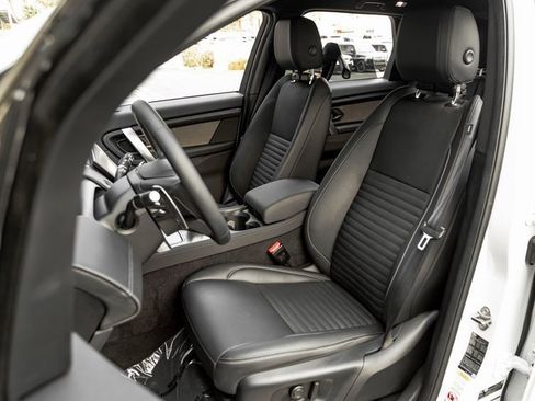 Used 2024 Land Rover Discovery Sport Dynamic SE image 13