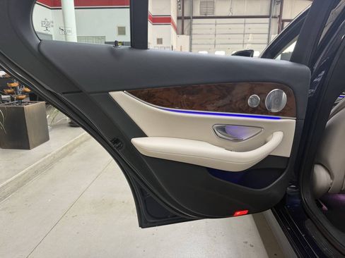 Used 2017 Mercedes-Benz E 300 4MATIC image 13