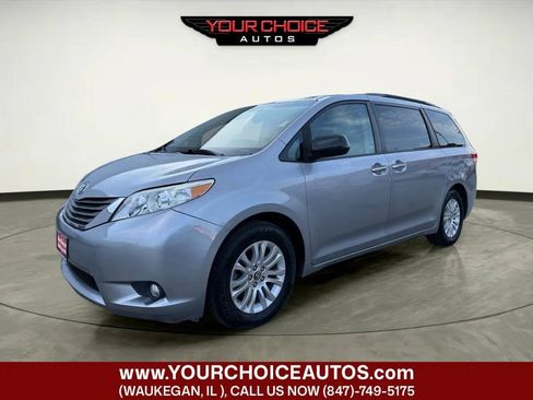 Used 2013 Toyota Sienna XLE FWD image 1