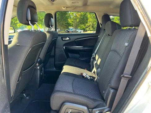 Used 2019 Dodge Journey SE w/ Premium Group FWD image 18