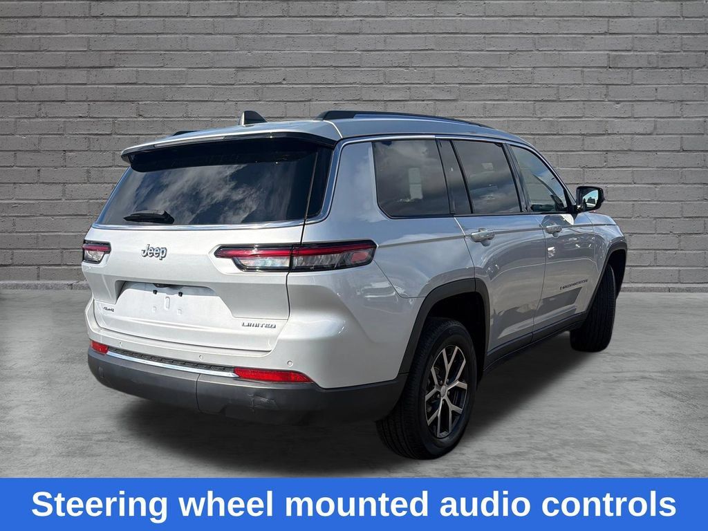 Used 2023 Jeep Grand Cherokee L Limited AWD/4WD image 9