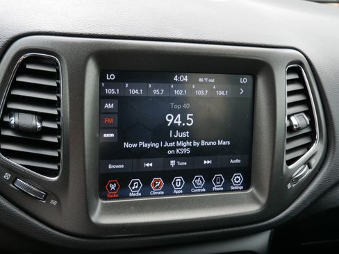 Used 2019 Jeep Compass Trailhawk w/ Cold Weather Group AWD/4WD image 22