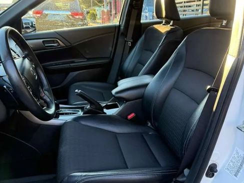 Used 2017 Honda Accord Sport image 7