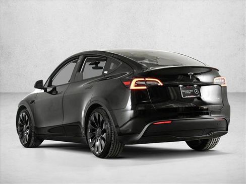 Used 2022 Tesla Model Y Performance image 8