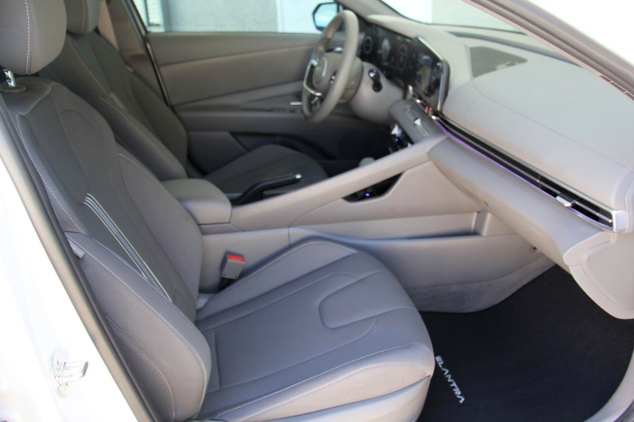 Used 2024 Hyundai Elantra SEL FWD image 35