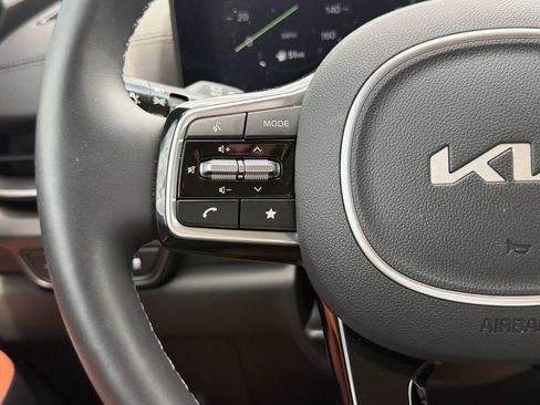 Used 2026 Kia Carnival SX FWD image 35