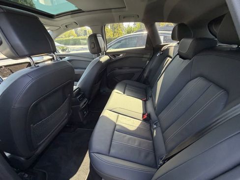 Used 2023 Audi Q4 e-tron Premium Plus w/ Premium Plus RWD image 5
