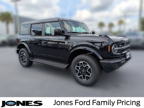 New 2026 Ford Bronco Outer Banks AWD/4WD image 2