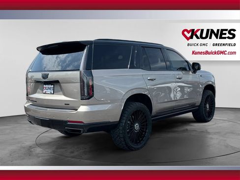 Used 2025 Cadillac Escalade Sport Platinum w/ LPO, Floor Liner Package AWD/4WD image 10