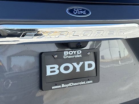 Used 2024 Ford Explorer XLT image 32