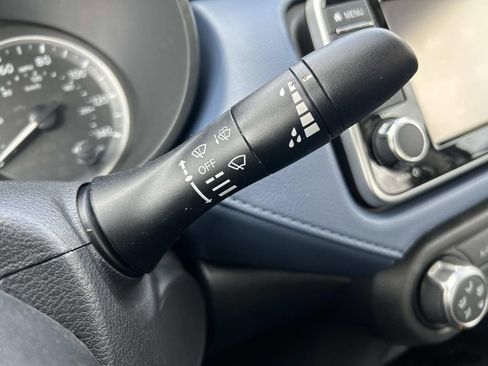 Used 2025 Nissan Versa SV w/ Trunk Package image 26