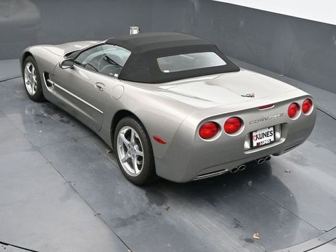 Used 2001 Chevrolet Corvette Convertible w/ Preferred Equipment Group2 image 27