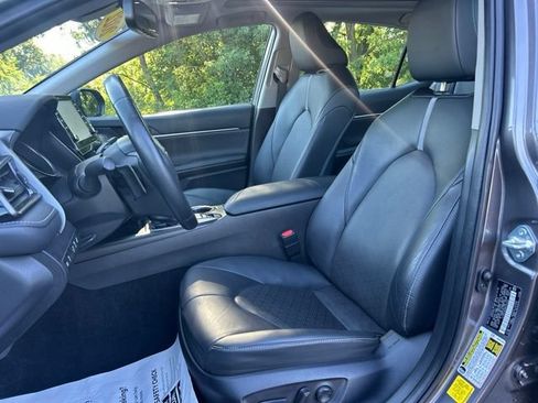 Used 2022 Toyota Camry XSE FWD image 18