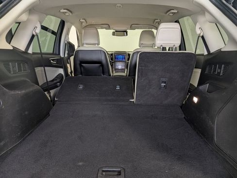 Used 2020 Ford Edge Titanium FWD image 25