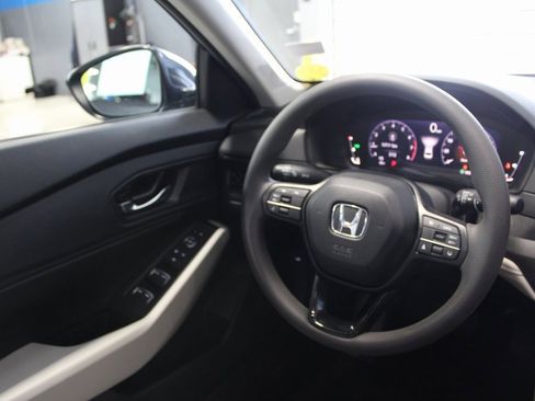Certified 2023 Honda Accord EX image 24