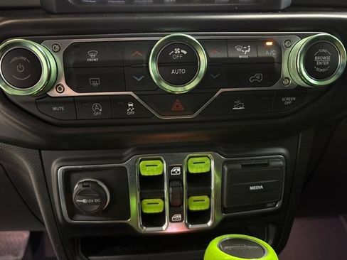 Used 2022 Jeep Gladiator Sport AWD/4WD image 23