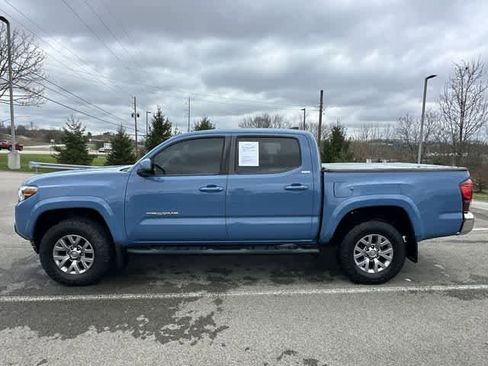 Used 2019 Toyota Tacoma SR5 image 2