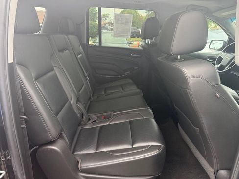 Used 2018 Chevrolet Suburban LT AWD/4WD image 31