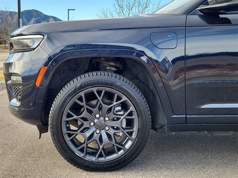 Used 2023 Jeep Grand Cherokee Summit w/ Advanced Protech Group IV image 5