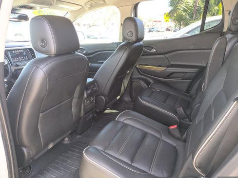 Used 2019 GMC Acadia Denali image 10