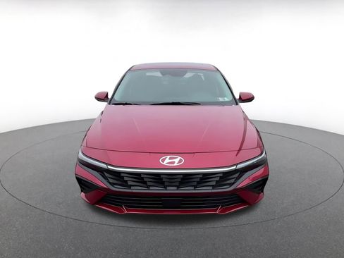 Used 2025 Hyundai Elantra Limited image 5