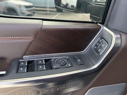 Used 2024 Ford F350 King Ranch w/ Chrome Package image 15