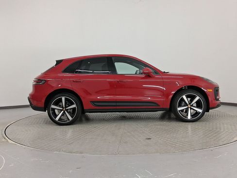 Used 2026 Porsche Macan AWD/4WD image 8