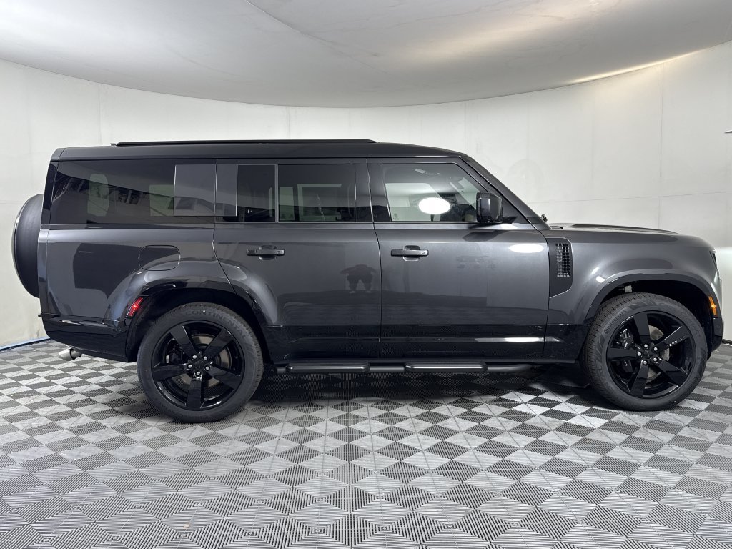 New 2026 Land Rover Defender 130 V8 AWD/4WD image 9