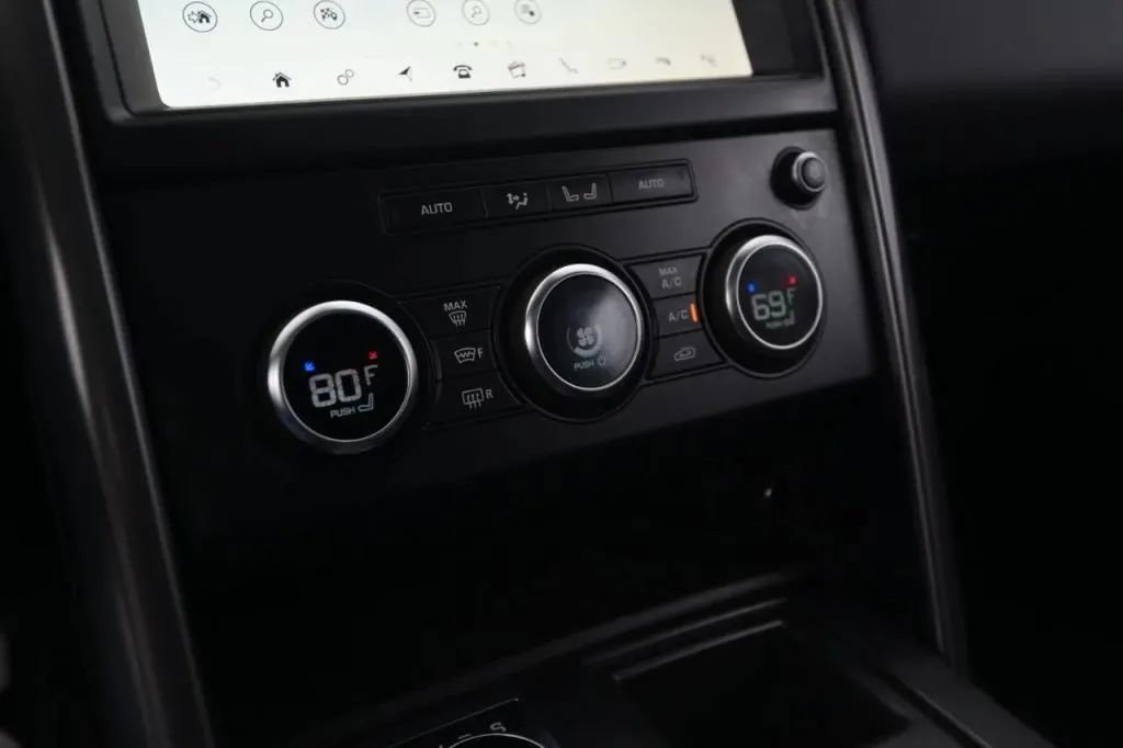 Used 2020 Land Rover Discovery Landmark AWD/4WD image 23