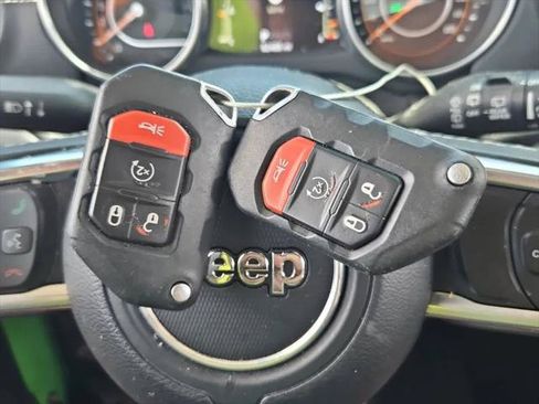 Used 2020 Jeep Wrangler Unlimited Sahara AWD/4WD image 19