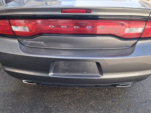 Used 2012 Dodge Charger SE RWD image 5