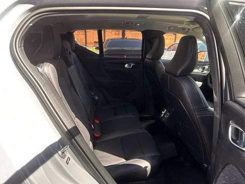Used 2024 Volvo XC40 B5 Plus w/ Protection Package Premier AWD/4WD image 17
