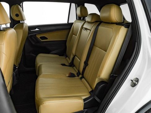 Used 2022 Volkswagen Tiguan SE R-Line image 33