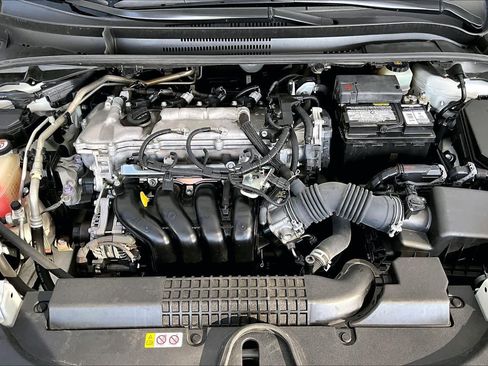 Used 2020 Toyota Corolla LE image 32