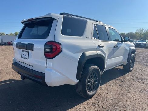 Used 2026 Toyota 4Runner SR5 AWD/4WD image 5