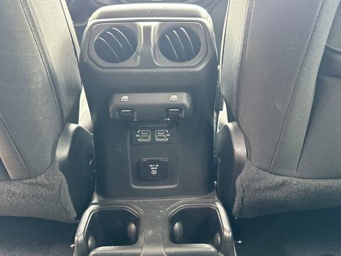 Used 2021 Jeep Wrangler Unlimited Sahara w/ Uconnect 4C Nav & Sound Group AWD/4WD image 24