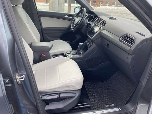 Used 2021 Volkswagen Tiguan SE R-Line image 29