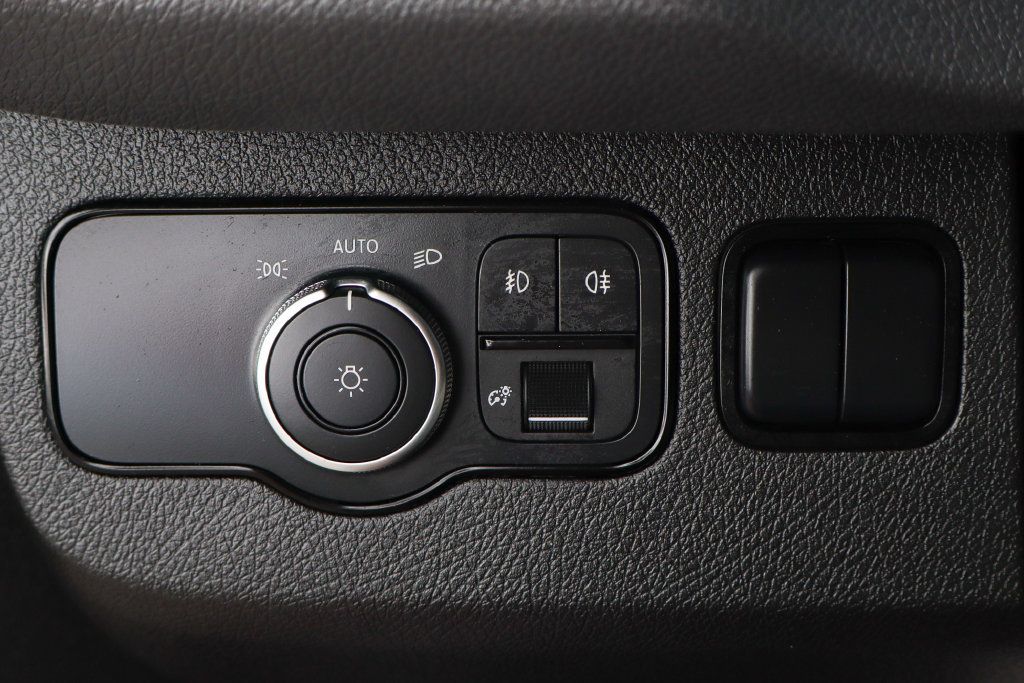 Used 2021 Mercedes-Benz Sprinter 2500 image 22