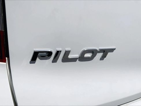 Used 2021 Honda Pilot Touring image 31