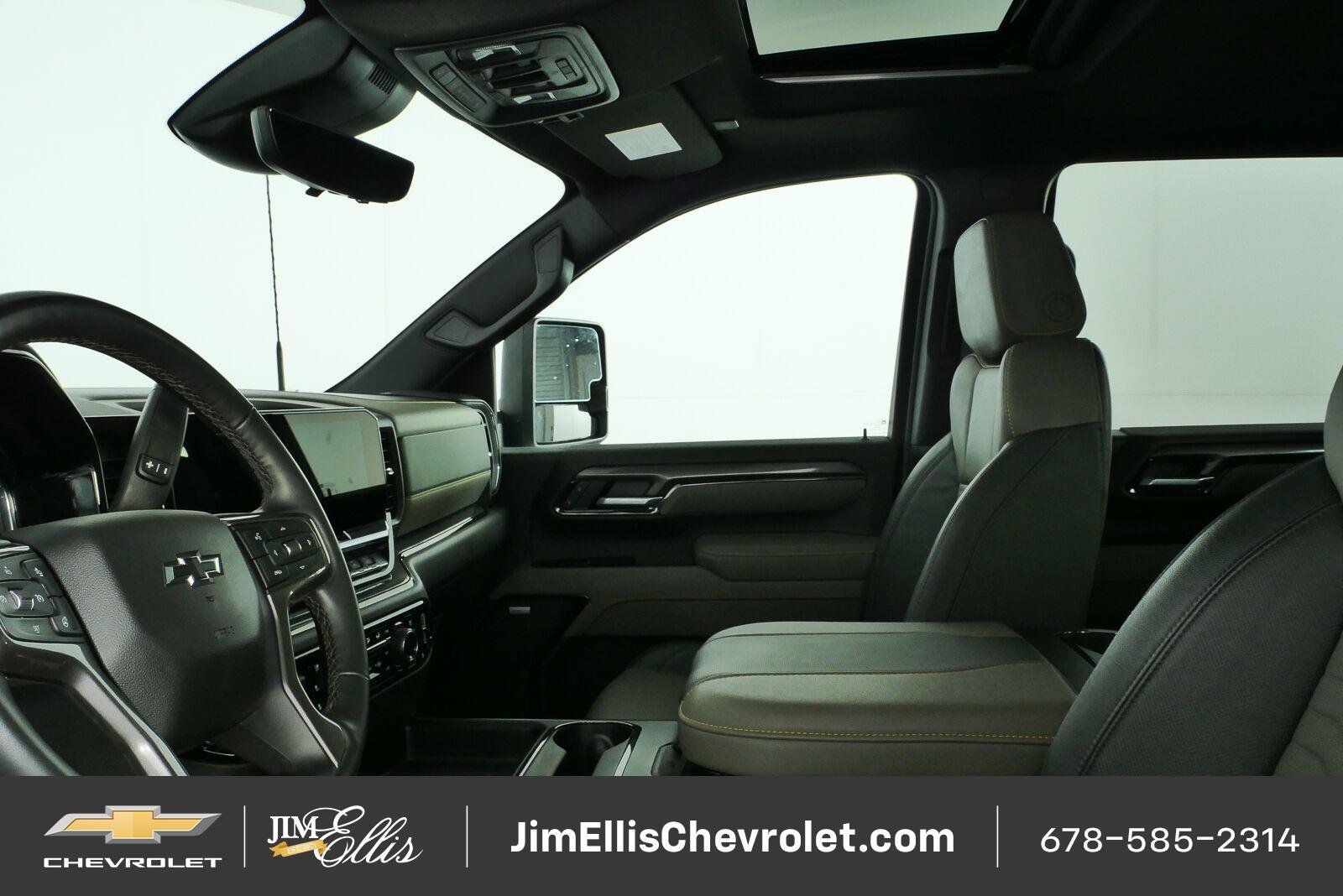 Used 2025 Chevrolet Silverado 2500 ZR2 w/ Technology Package AWD/4WD image 5