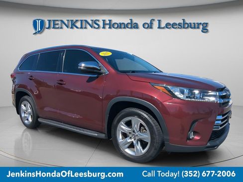 Used 2017 Toyota Highlander Limited image 2