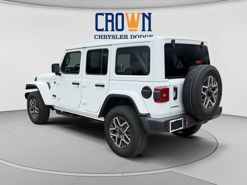 Used 2026 Jeep Wrangler Unlimited Sahara AWD/4WD image 5