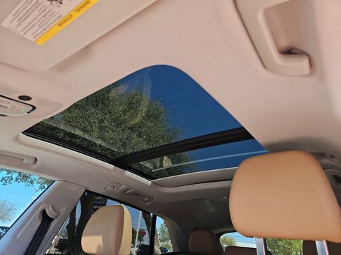 Used 2021 Audi Q8 Prestige w/ Prestige Package image 14