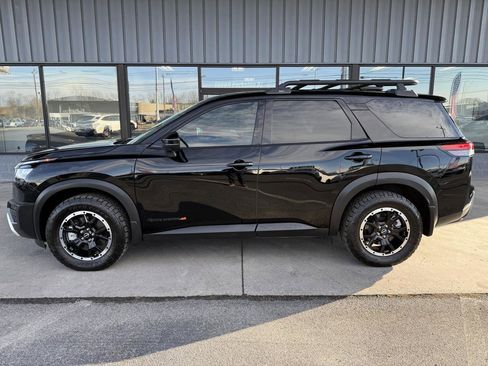 Used 2023 Nissan Pathfinder Rock Creek image 7