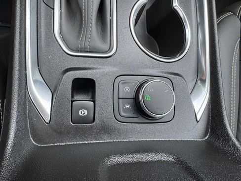 Used 2023 Chevrolet Equinox LT AWD/4WD image 30