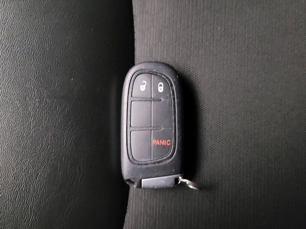 Used 2020 Jeep Cherokee Latitude Plus FWD image 32