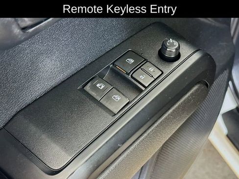 Used 2022 Toyota Tacoma SR AWD/4WD image 6