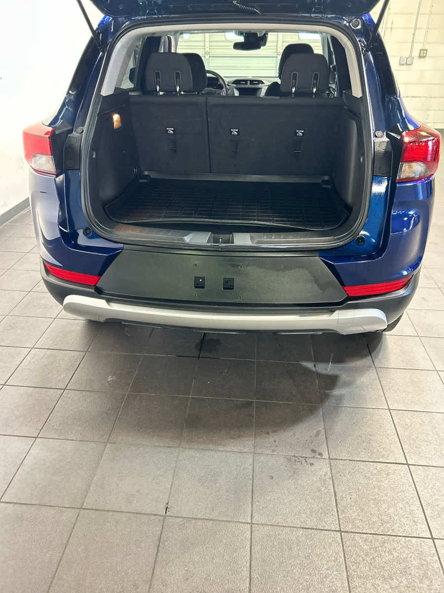 Used 2023 Chevrolet TrailBlazer LT AWD/4WD image 29